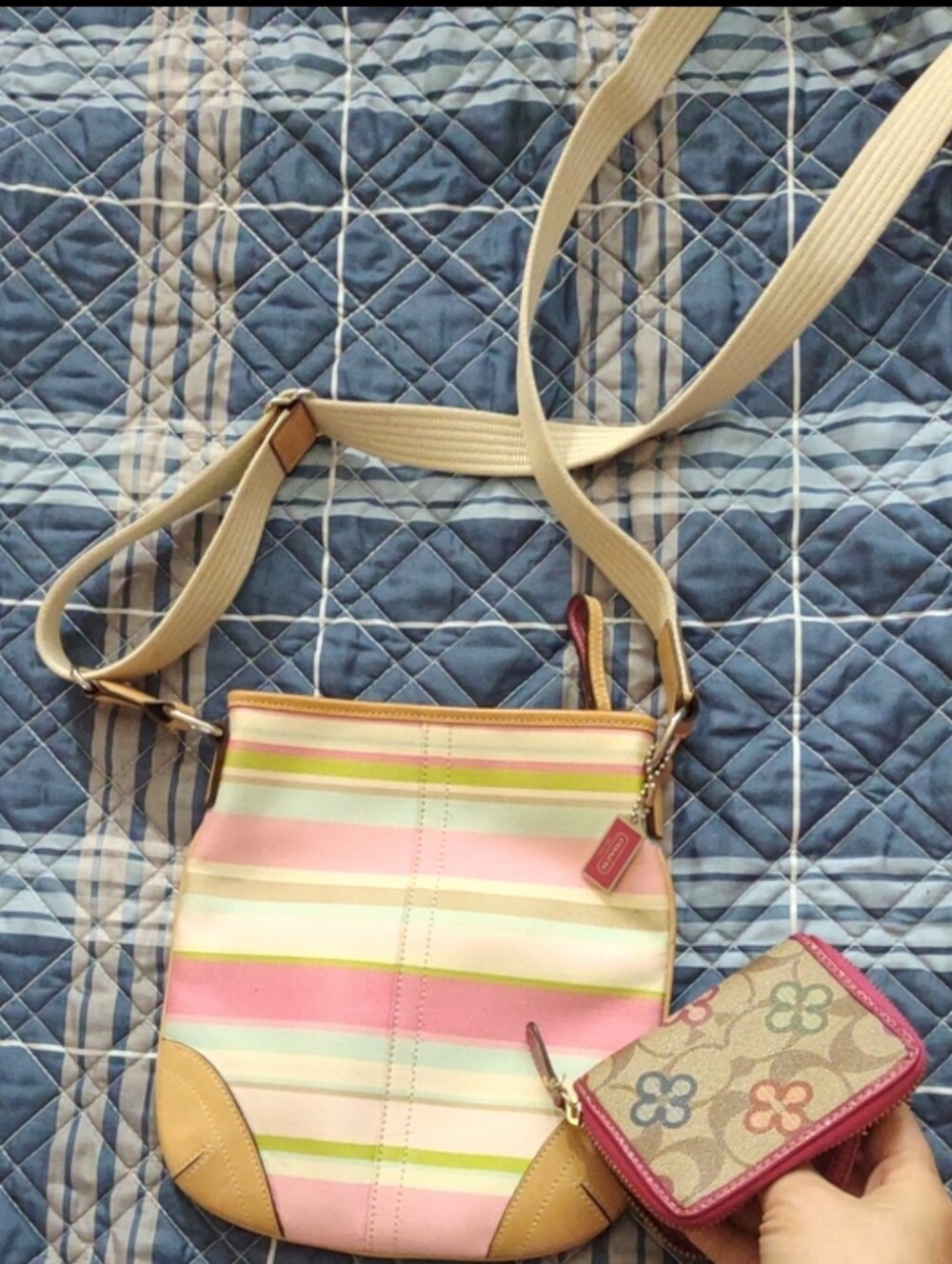 2PC  Coach 🩷Hampton Daisy Canvas Pastel Stripe Bag 🩷+Wallet